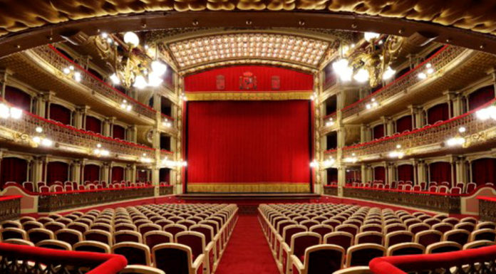Per complicarci allegramente la vita. Note su un’azione di resistenza artistica Teatro