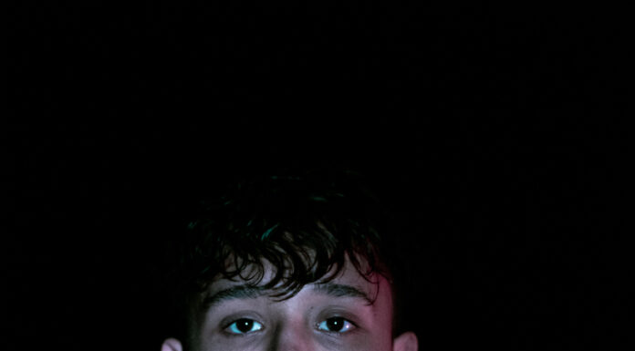 Krifal pubblica “Con Me”, il suo nuovo singolo che intreccia Rap e Canzone d’Autore