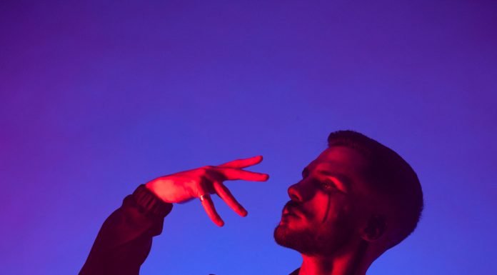 PlatoNico affronta dissociazione e rinascita in “Sharks Land”, il suo nuovo singolo