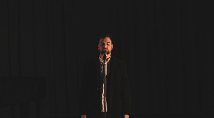 Gianluca Amore, una delle voci più belle del panorama pop-soul italiano, scioglie il ghiaccio del cuore in “Disordine”, il suo album d’esordio