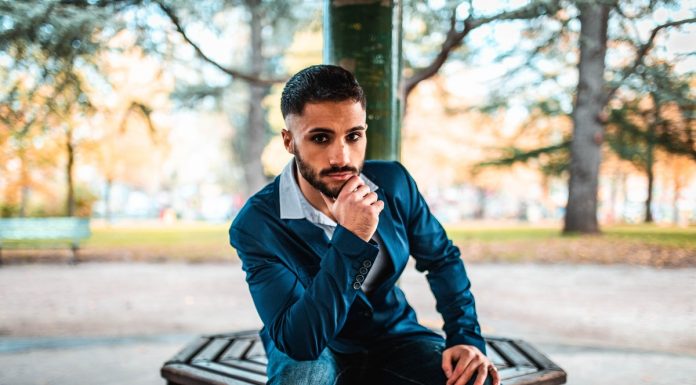 “Non fai per me” è il nuovo singolo di PlatoNico, una catarsi elettro-pop per rinascere dalle ceneri del cuore