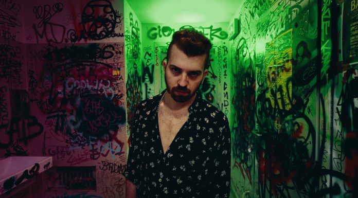 STRE riconferma il suo avvincente dualismo nel singolo “Uscire”, un inno dance-pop iper catchy