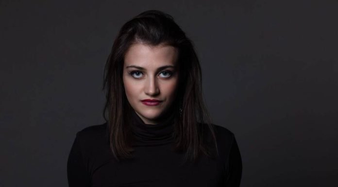 Ginevra, il “cerbiatto” del pop-punk italiano, torna a conquistare orecchie e cuori con “Heartbroken”, il suo nuovo singolo