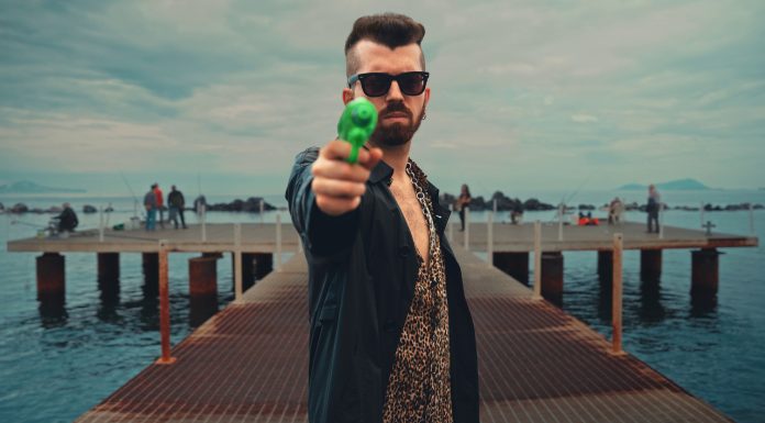 STRE mette a segno un altro colpo vincente con “Pistola ad acqua”, il suo nuovo singolo