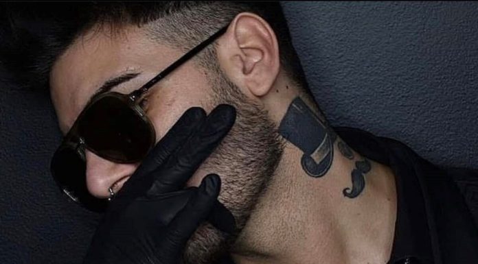 Il cantautore e barbiere dei VIP Wendi Grandinetti parla ai giovani in “Alle mie spalle”, il suo nuovo singolo