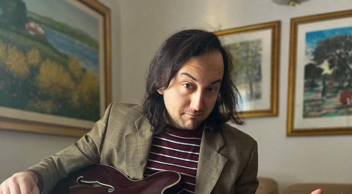 Samuele Esaltato riscrivere le regole del rock all’italiana nel suo nuovo progetto double track