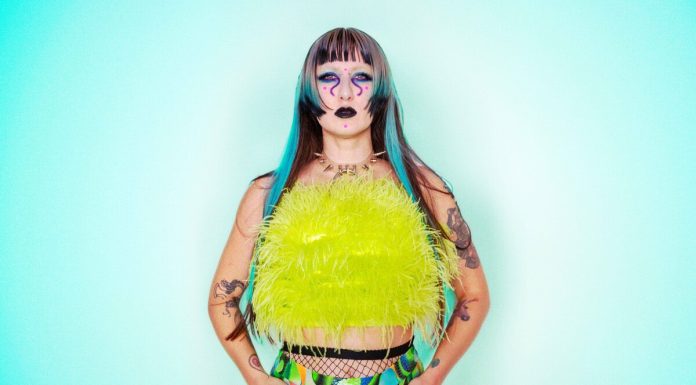 hetra intreccia crisi globali e musica in “2019 Benvenuta sul pianeta Terra”, il suo primo EP