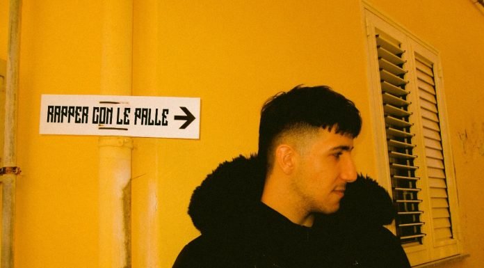 Il rap di YungestAlien tra denuncia sociale e nostalgia per un’autenticità perduta: “Non può piovere per sempre” è il nuovo singolo
