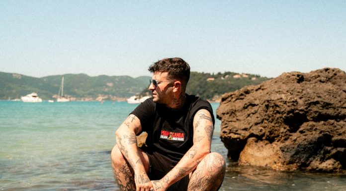 “Fuori di testa”: Erre e la sua odissea emotiva