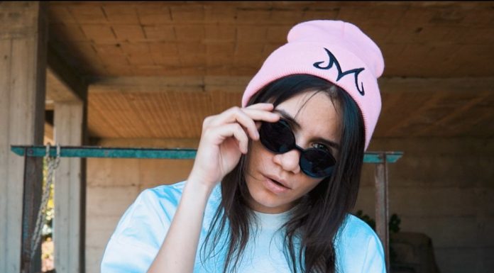 “Sali su”: Vi Skin e la lotta in musica contro il giudizio e le parole che feriscono