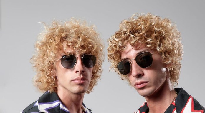“Ferrinis Deluxe Edition”: tra successi, versioni acustiche e nuovi singoli