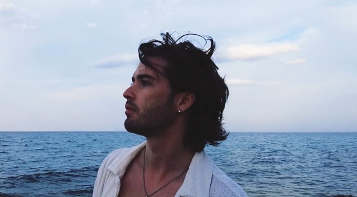 “Àncora”: MANUEL canta il coraggio di amare senza essere un appiglio