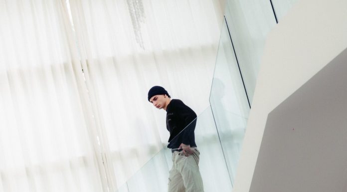Rap e denuncia sociale: “Dinero” è la colonna sonora della crisi lavorativa giovanile