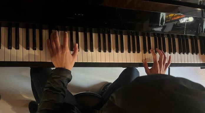 RayRiver, la voce che porta in musica il tunnel della dipendenza e la guarigione dopo l’incontro con un angelo