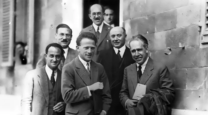 “La odierna crisi della fisica” di Orso Mario Corbino Fermi, Debye, Heisenberg, Stern, Corbino e Bohr alla Conferenza di Roma sulla fisica nucleare del 1931.