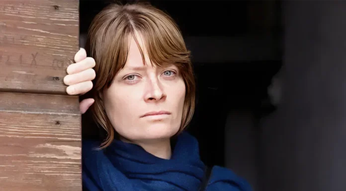 Firenze: Elisa Biagini presenta “Quanto preme ai vetri” Firenze: Elisa Biagini presenta "Quanto preme ai vetri"