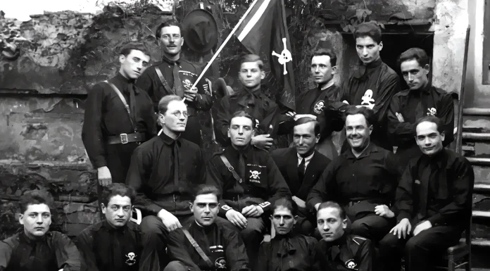 “Storia della rivoluzione fascista. 2” di Roberto Farinacci Squadristi