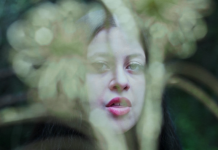 DAISY GLUE, il singolo d’esordio della cantautrice diciassettenne ASIRAM