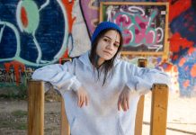 La generazione che fatica a comunicare le emozioni: Vi Skin canta l’analfabetismo emotivo in “Pensieri Scomodi”