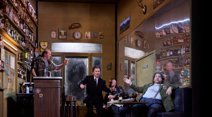 Tutto nel mondo è burla: Falstaff conquista Napoli