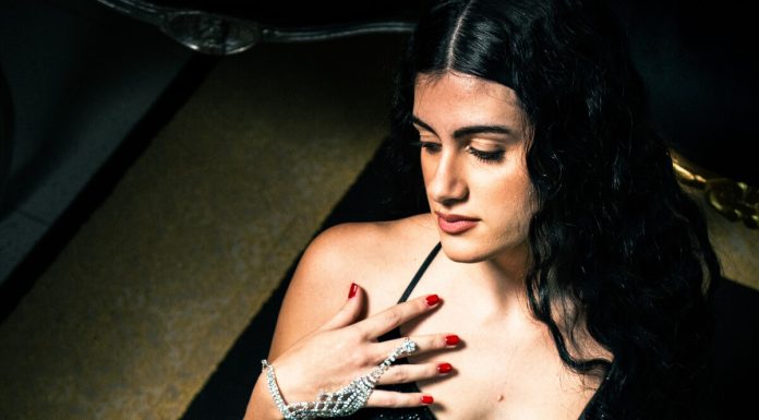 “Bluesman” di Iside parla di chi finge di essere altro da sé