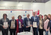 Grande successo a Francoforte per l’Associazione Vetrinisti & Visual Europei: festeggiamenti del decennale nel 30° anniversario di Christmasworld