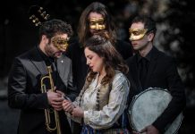 “L’apparecchio del Carnevale”, Melamanouche canta la recita sociale del presente