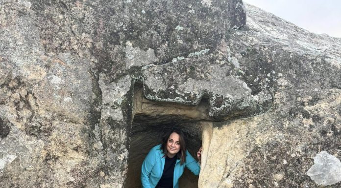Vortice danzante in una Calabria magica: Silvana Franco e la sua arte
