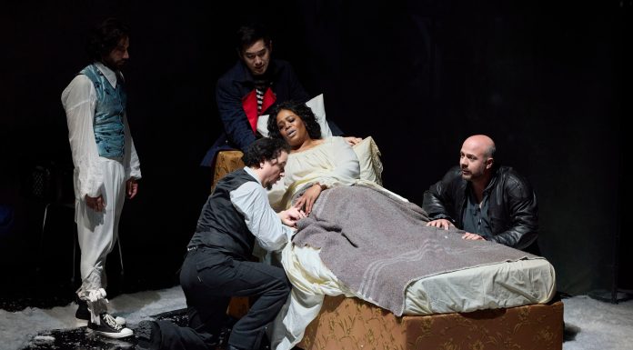 La bohème al San Carlo: quando la fiaba rende più evidente la perdita