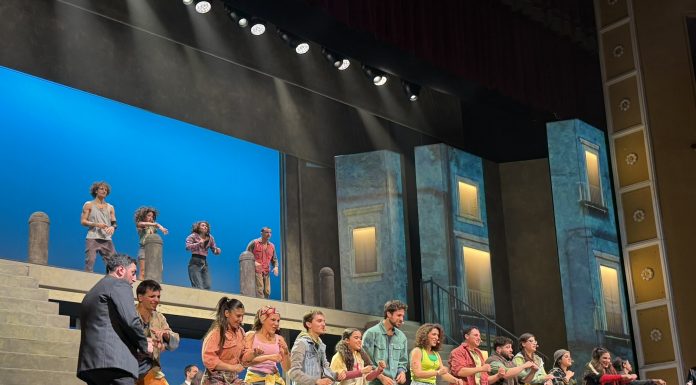 Scugnizzi non finisce mai: il musical che Napoli continua a riscrivere