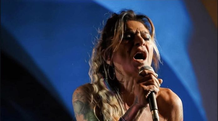 Potrebbe chiamarsi Partenope, ma il mondo la conosce come Pietra Montecorvino