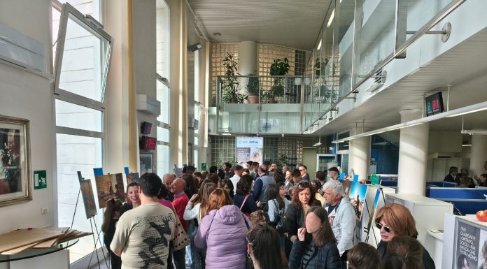 “Visioni Future”, la BCC di Ostuni ha inaugurato la mostra dei ragazzi del Villaggio SOS