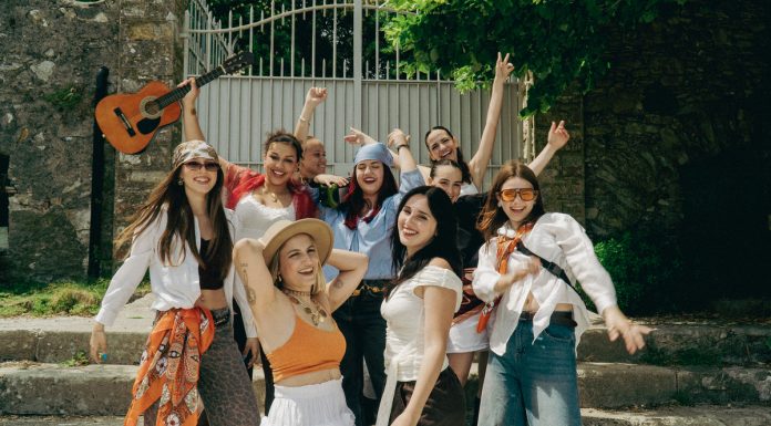 “SIENT’ A MME”, Arianna Rozzo e Braska trasformano il bisogno di essere ascoltate in un brano urban pop