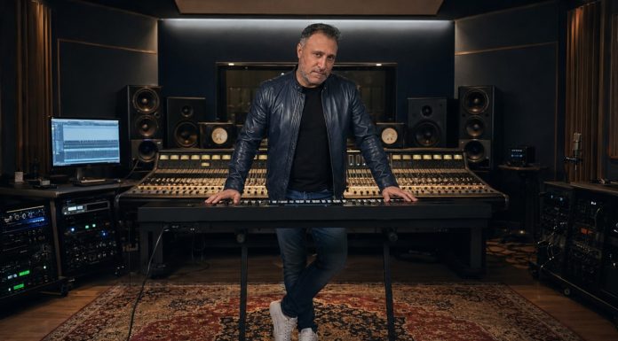 Afro house, melodic techno e radici mediterranee: MaxNeri firma il suo progetto più internazionale con “UNIVERSAL”