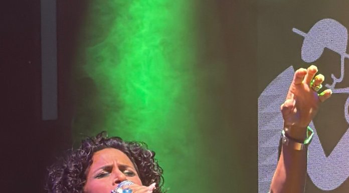 Karima ai Mulini Marzoli, la sua voce tra Pino Daniele e i grandi cantautori