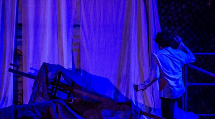 Senza titolo, omaggio alla Commedia dell’Arte e al piacere di leggere